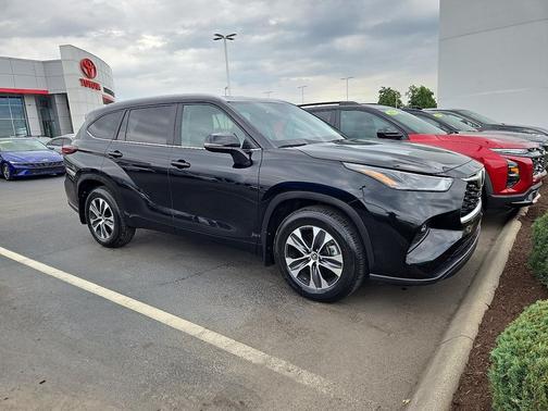 2024 Toyota Highlander XLE