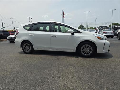 2017 Toyota Prius v Two