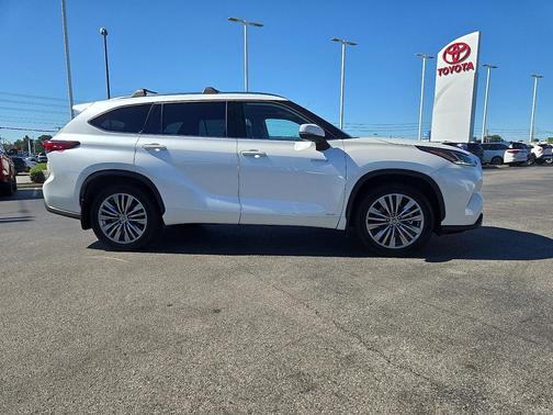 2021 Toyota Highlander Hybrid Platinum