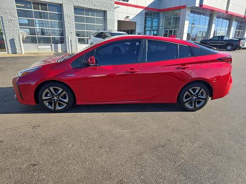 2021 Toyota Prius XLE