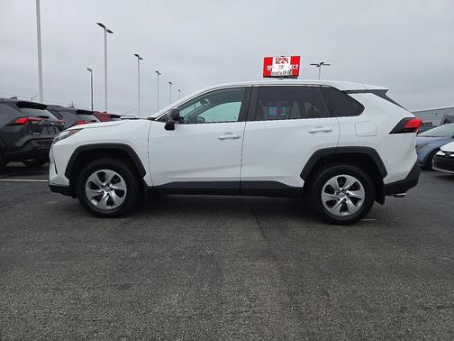 2023 Toyota RAV4 LE