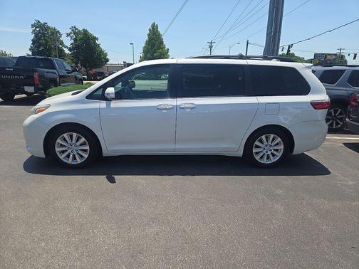 Blizzard Pearl 2015 Toyota Sienna Limited Premium