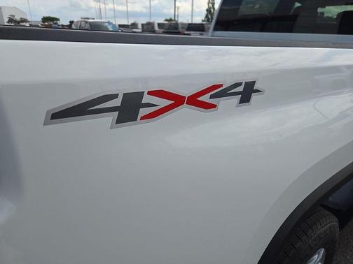 Summit White 2025 Chevrolet Silverado 2500 LT