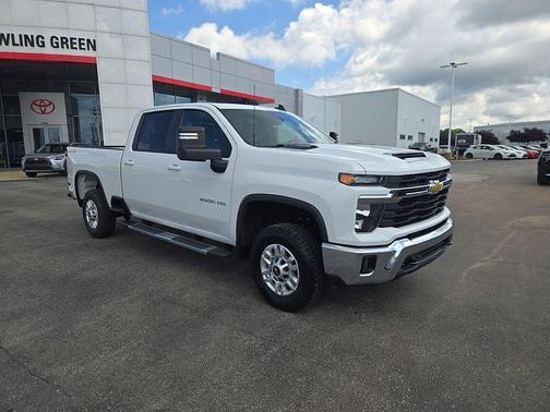 Summit White 2025 Chevrolet Silverado 2500 LT