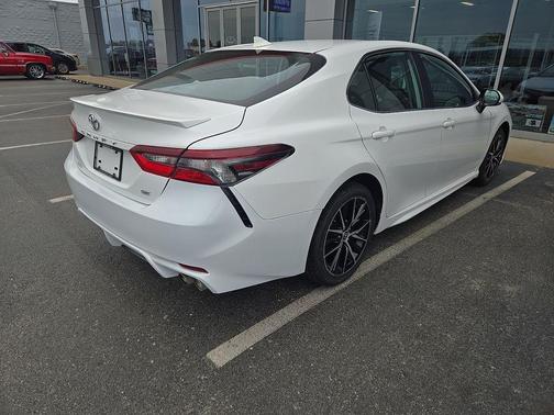 Ice 2024 Toyota Camry SE