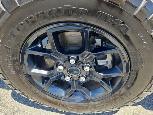Black Clearcoat 2025 Jeep Gladiator Sport