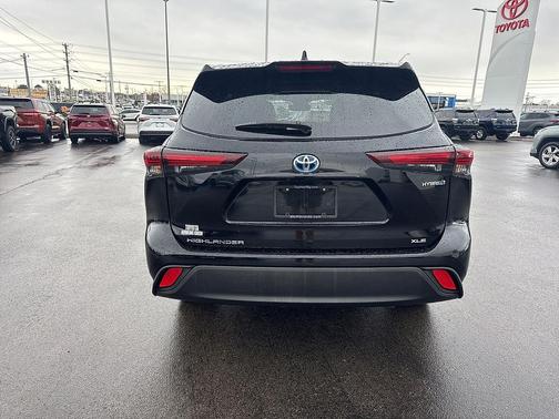 2024 Toyota Highlander Hybrid XLE