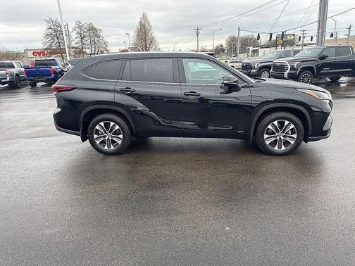 2024 Toyota Highlander Hybrid XLE