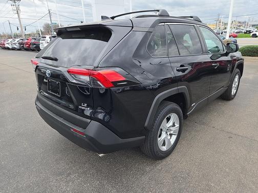 2020 Toyota RAV4 Hybrid LE