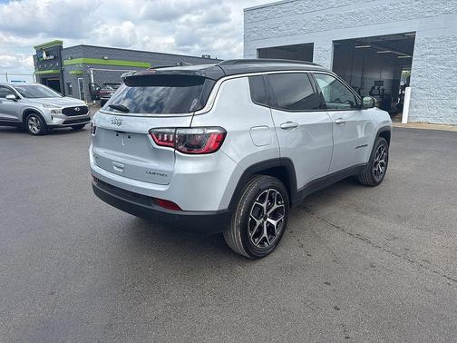 Silver Zynith 2025 Jeep Compass Limited