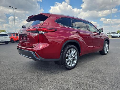 2022 Toyota Highlander Hybrid Limited
