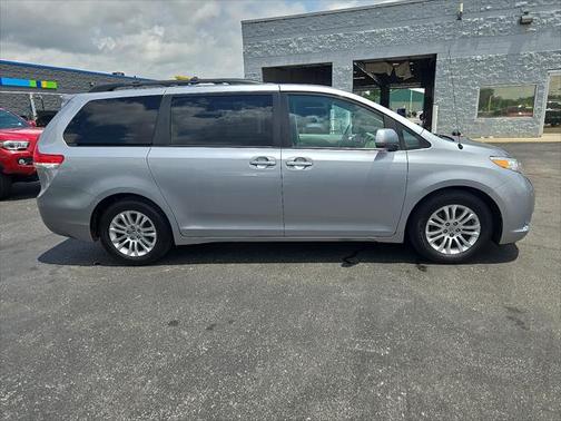 2011 Toyota Sienna XLE