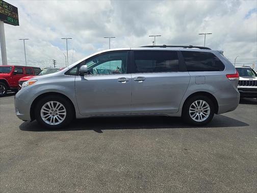 2011 Toyota Sienna XLE