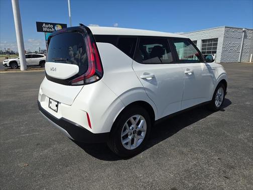 2024 Kia Soul LX