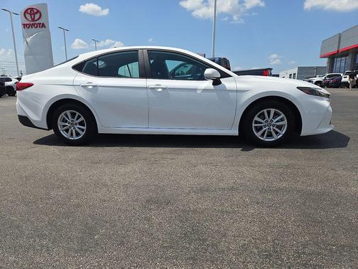 Ice 2025 Toyota Camry LE