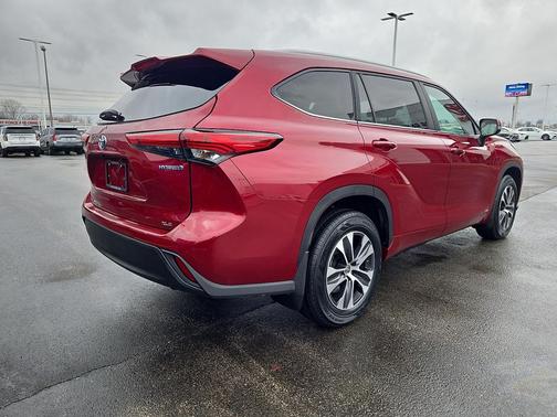 2023 Toyota Highlander Hybrid XLE