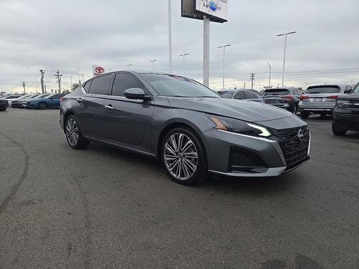 2025 Nissan Altima SL FWD