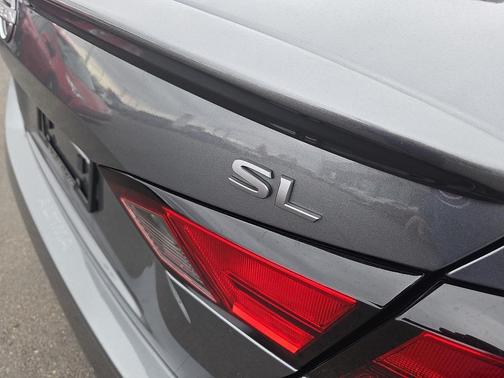 2025 Nissan Altima SL FWD