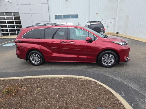 2022 Toyota Sienna 2T3TBMD