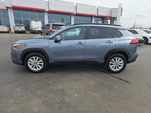 2022 Toyota Corolla Cross LE