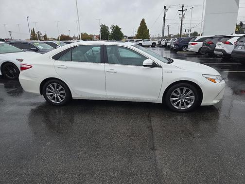 2017 Toyota Camry Hybrid XLE