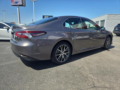 2024 Toyota Camry Hybrid XLE