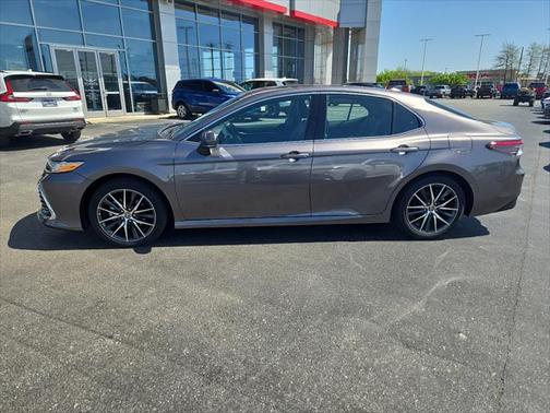 2024 Toyota Camry Hybrid XLE