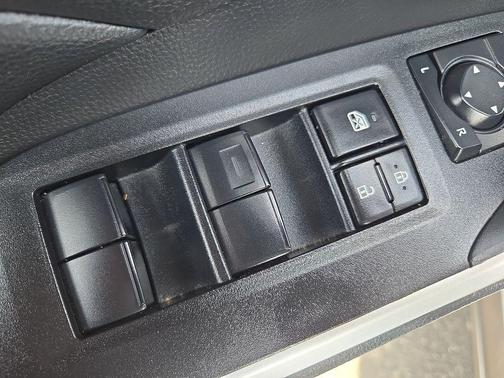 Ice 2024 Toyota RAV4 LE