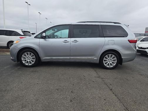 2017 Toyota Sienna XLE