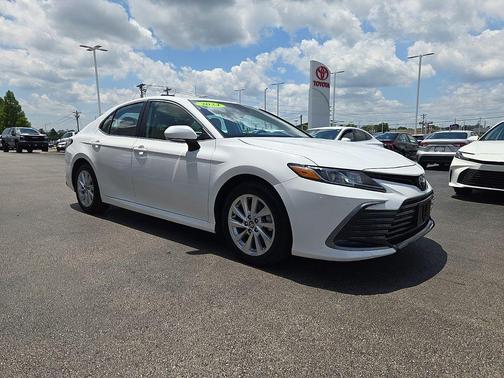 Ice 2024 Toyota Camry LE