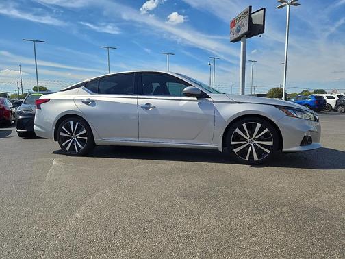 2020 Nissan Altima Platinum VC-Turbo FWD