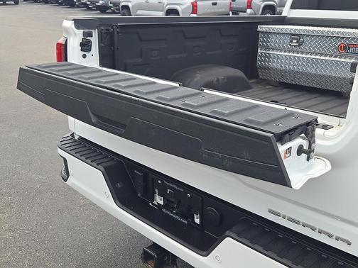 2023 GMC Sierra 2500 Denali