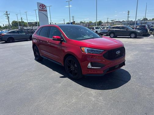 Rapid Red Metallic Tinted Clearcoat 2023 Ford Edge ST