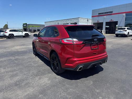 Rapid Red Metallic Tinted Clearcoat 2023 Ford Edge ST