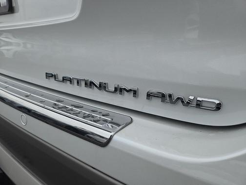 2025 Toyota Highlander Platinum