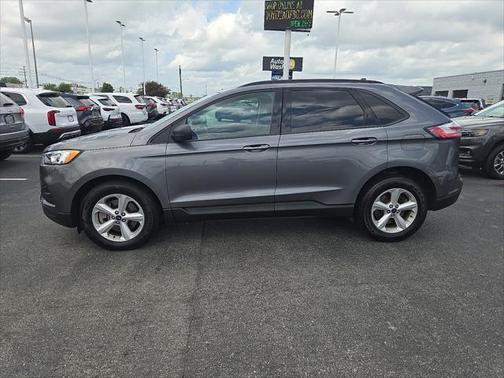 2022 Ford Edge SE