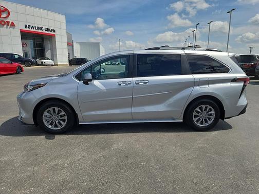 2022 Toyota Sienna XLE