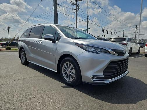 2022 Toyota Sienna XLE