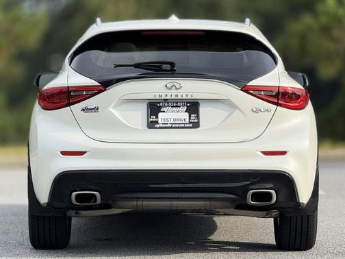 2018 INFINITI QX30 LUXE