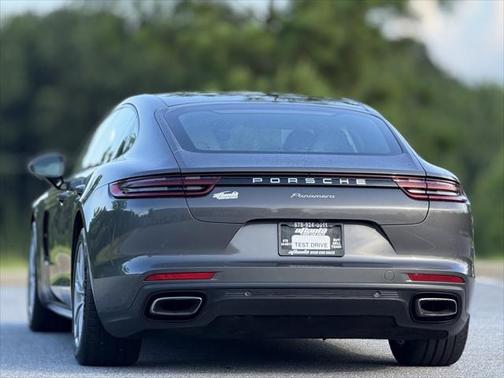 2018 Porsche Panamera 4