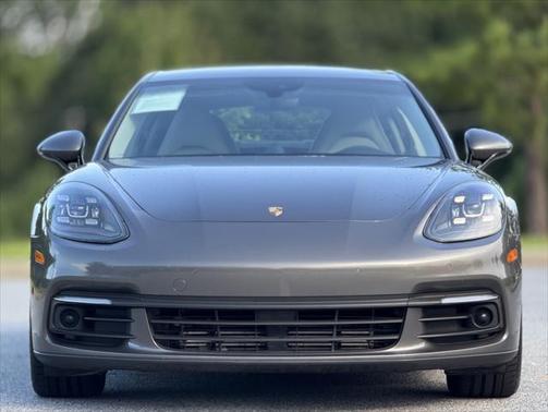 2018 Porsche Panamera 4