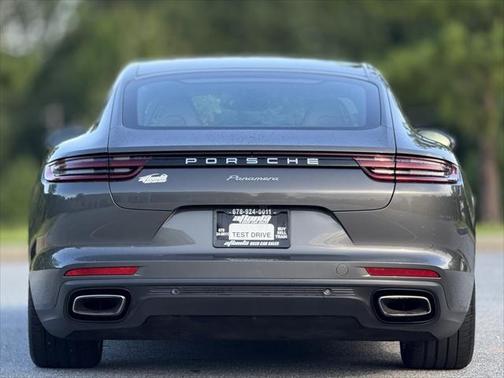 2018 Porsche Panamera 4