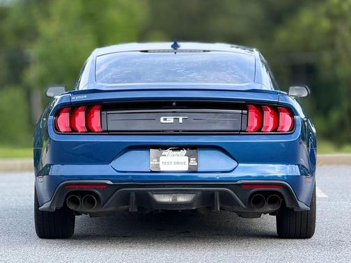 Atlas Blue Metallic 2022 Ford Mustang GT