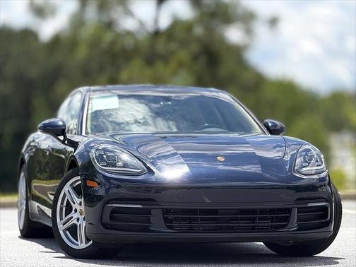 2017 Porsche Panamera 4