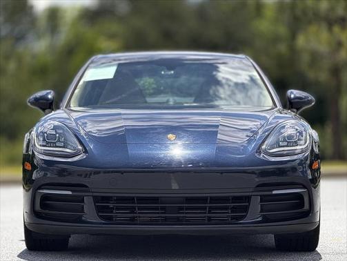 2017 Porsche Panamera 4