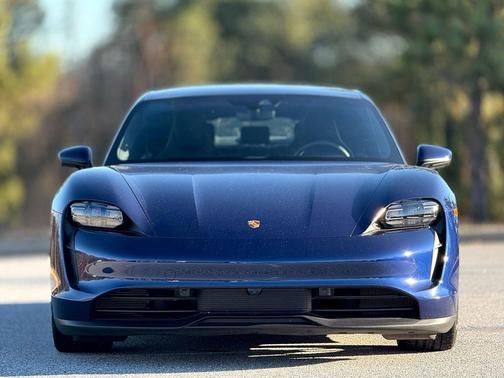 2022 Porsche Taycan Base