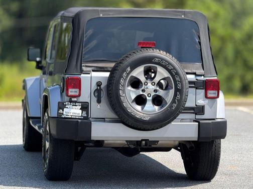 2016 Jeep Wrangler Unlimited Sahara