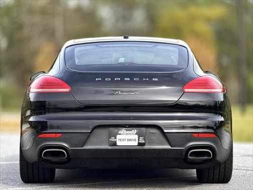 2015 Porsche Panamera 4