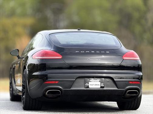 2015 Porsche Panamera 4