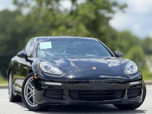 2016 Porsche Panamera 2